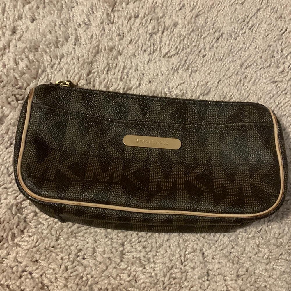 Michael kor makeup bag/small bag